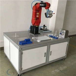 RJR605 Robotiskā roka izglītībai